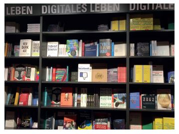 Foto mit Büchern Digitales Leben